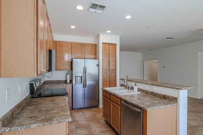 22273 N 102nd Ln Peoria, AZ 85383 photo 4