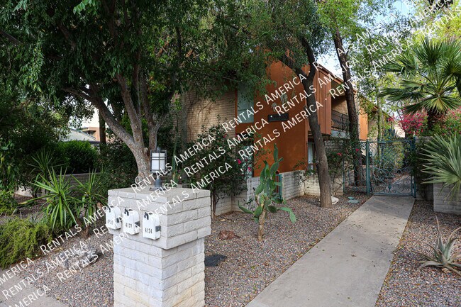 4820 North Woodmere Fairway, Scottsdale, AZ 85251 photo 2