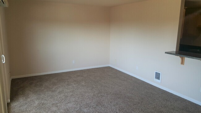 2556 Chicago St San Diego, CA 92110 photo 4