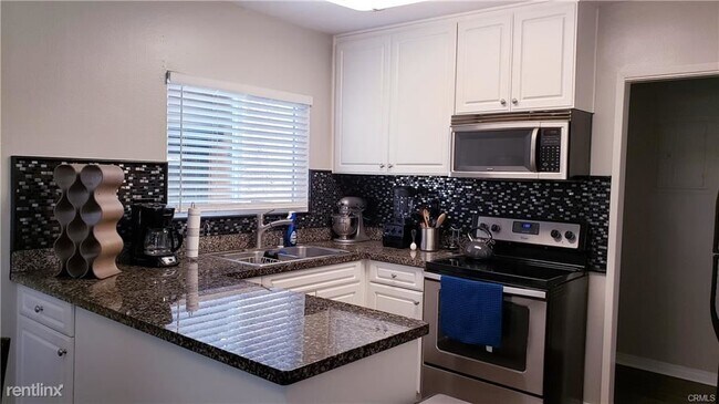 17123 W Bernardo Dr San Diego, CA 92127 photo 2