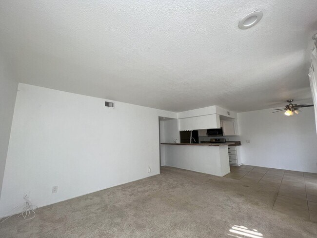 6055 Estelle St San Diego, CA 92115 photo 2