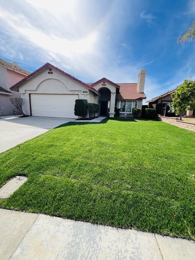 24555 Camino Meridiana Murrieta, CA 92562 photo 2