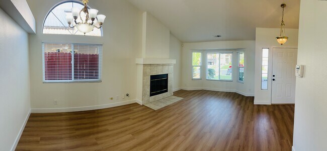 24555 Camino Meridiana Murrieta, CA 92562 photo 4