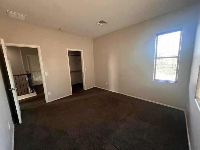34710 N 22nd Ln Phoenix, AZ 85086 photo 3