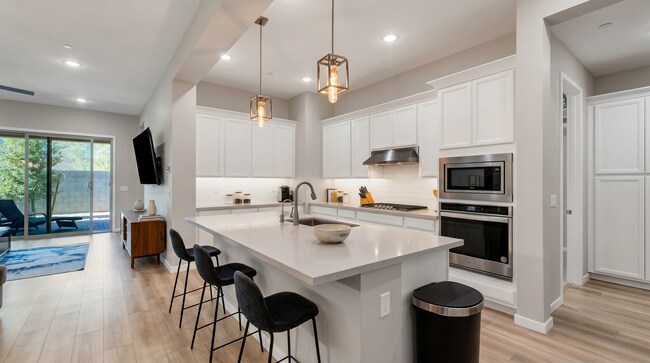 14027 W Desert Flower Dr photo 5