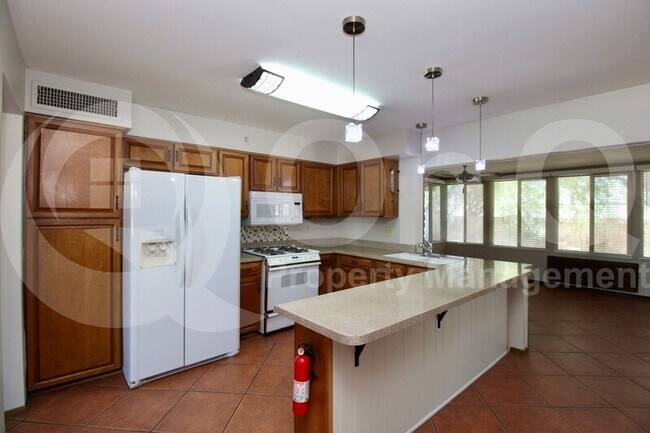 2407 W Laurel Ln Phoenix, AZ 85029 photo 5