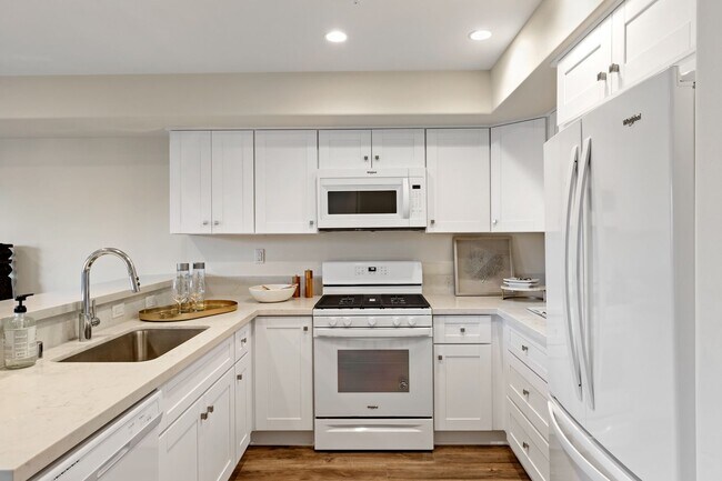 808 Reed Ave San Diego, CA 92109 photo 3