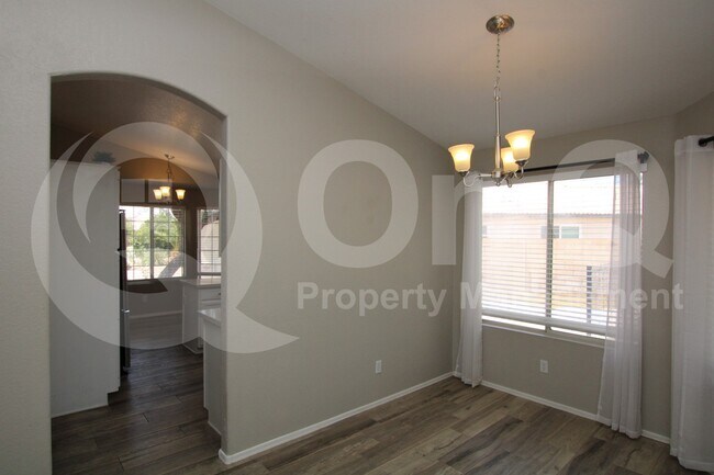 545 S Ash St Gilbert, AZ 85296 photo 3
