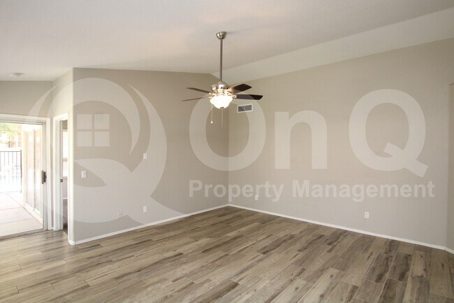 545 S Ash St Gilbert, AZ 85296 photo 5