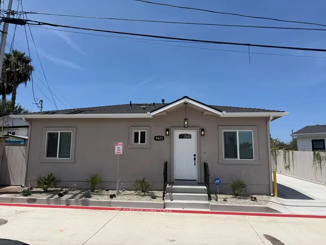 4621 E Mountain View Dr San Diego, CA 92116