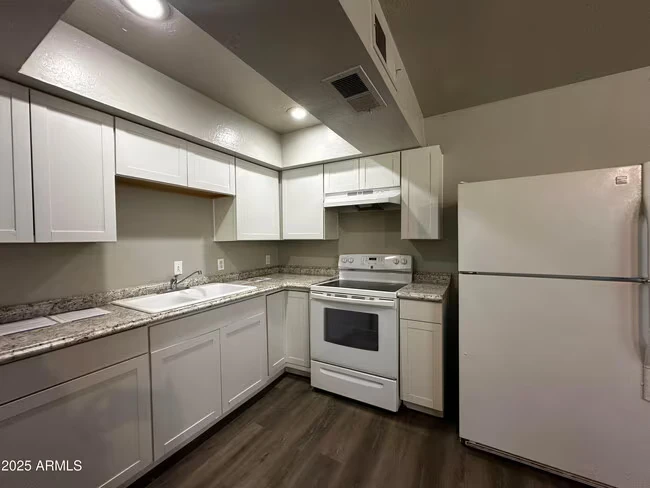 1421 E Fillmore St Phoenix, AZ 85006 photo 3