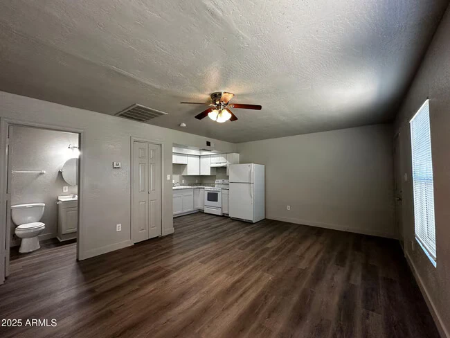 1421 E Fillmore St Phoenix, AZ 85006 photo 4