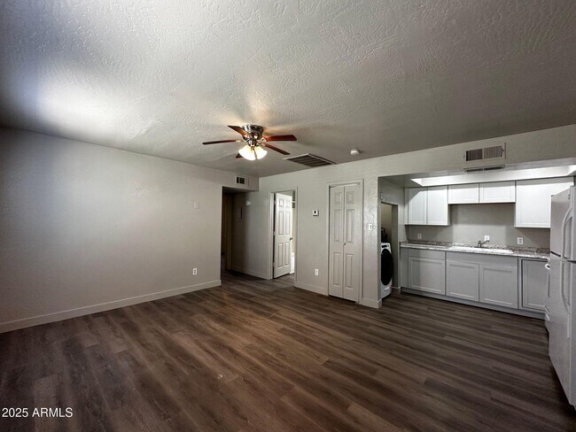 1421 E Fillmore St Phoenix, AZ 85006 photo 5