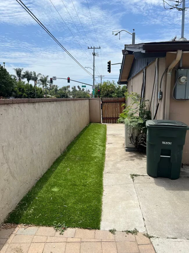 700 E Washington Ave Escondido, CA 92025 photo 3