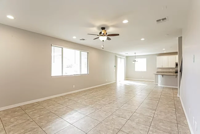 4819 W St Anne Ave Phoenix, AZ 85339 photo 4