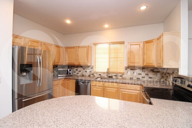 665 E Colt Ct Chandler, AZ 85225 photo 2