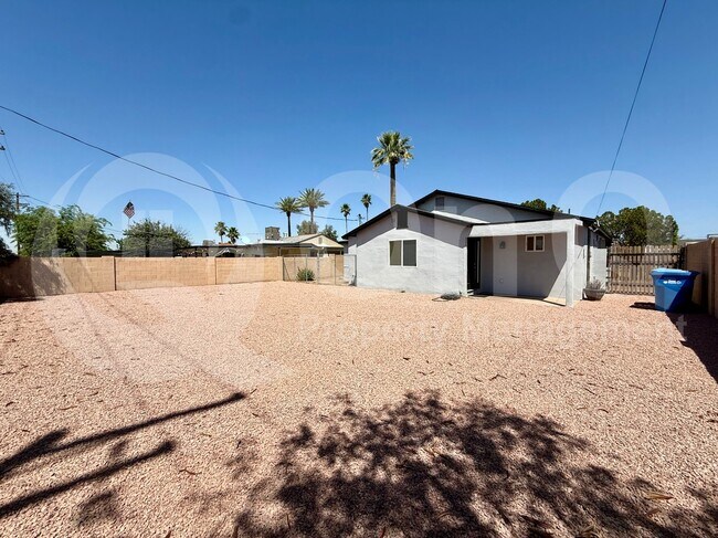 3335 E Oak St Phoenix, AZ 85008 photo 4
