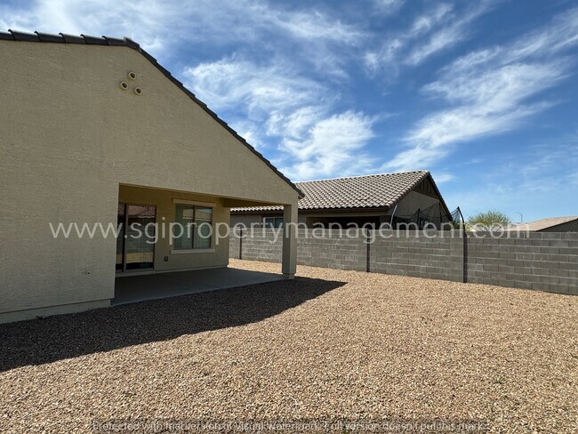 2058 E Julian Dr Casa Grande, AZ 85122 photo 2
