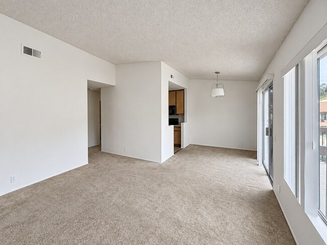 4090 Rosenda Ct photo 2