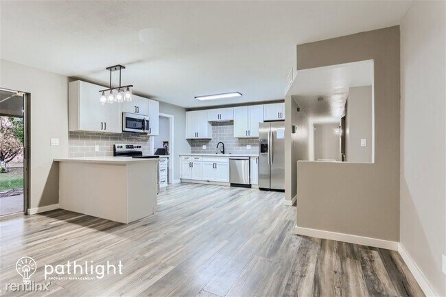 619 S Fraser Dr Mesa, AZ 85204 photo 3
