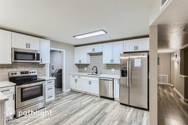 619 S Fraser Dr Mesa, AZ 85204 photo 2