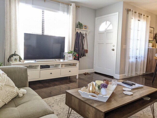 2828 Famosa Blvd San Diego, CA 92107 photo 3