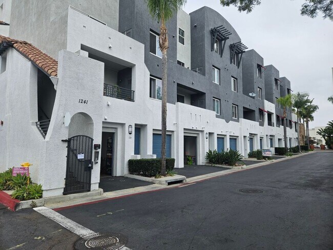 1241 Santa Cora Ave Chula Vista, CA 91913 photo 2