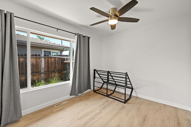 5527 Dorothy Dr San Diego, CA 92115 photo 5