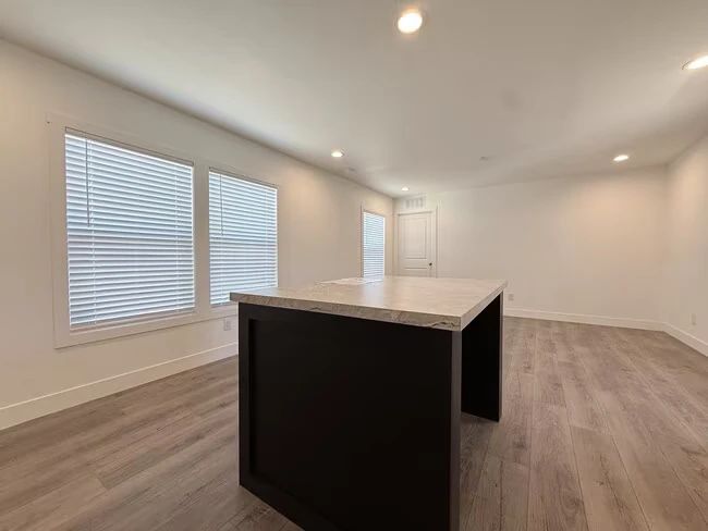 2060 N Center St Mesa, AZ 85201 photo 4