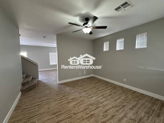 10992 W Manzanita Dr Peoria, AZ 85345 photo 4