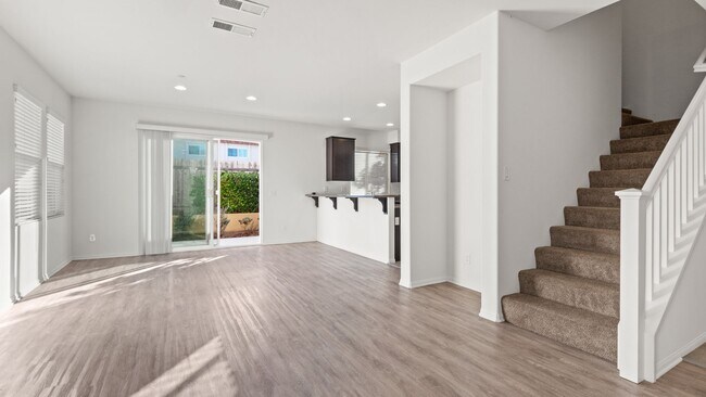 1538 Coronado Ave photo 4