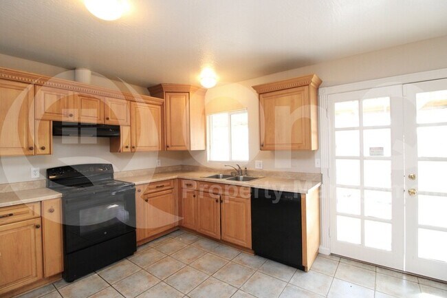 655 N 69th Ave Phoenix, AZ 85043 photo 2
