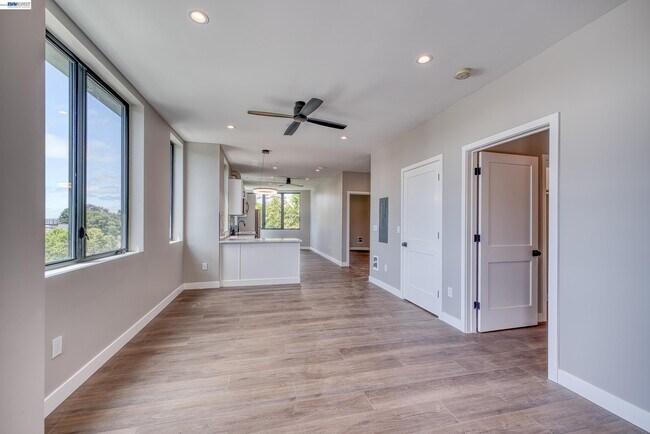 4202 Telegraph Ave Oakland, CA 94609 photo 3