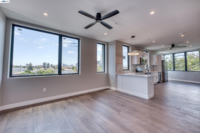 4202 Telegraph Ave Oakland, CA 94609 photo 2
