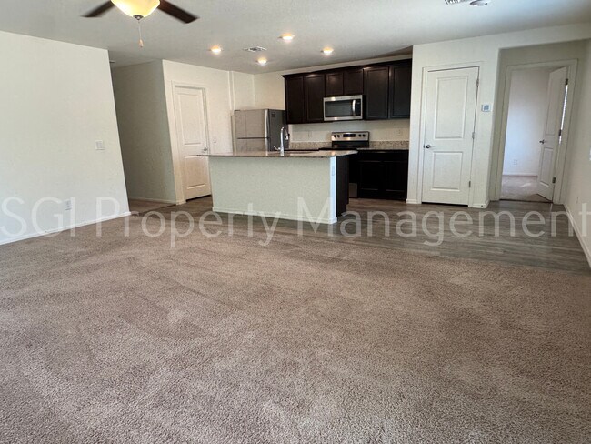 494 W Black Hawk Pl Casa Grande, AZ 85122 photo 5