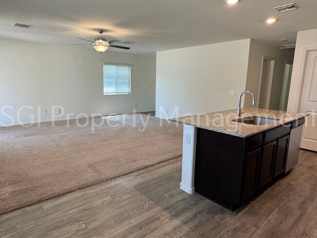 494 W Black Hawk Pl Casa Grande, AZ 85122 photo 4