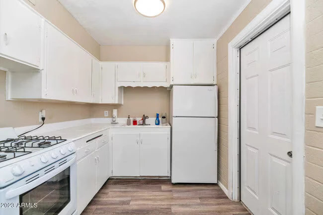 3123 W Almeria Rd Phoenix, AZ 85009 photo 5