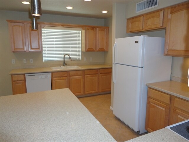 4056 E Constitution Ct Gilbert, AZ 85296 photo 3