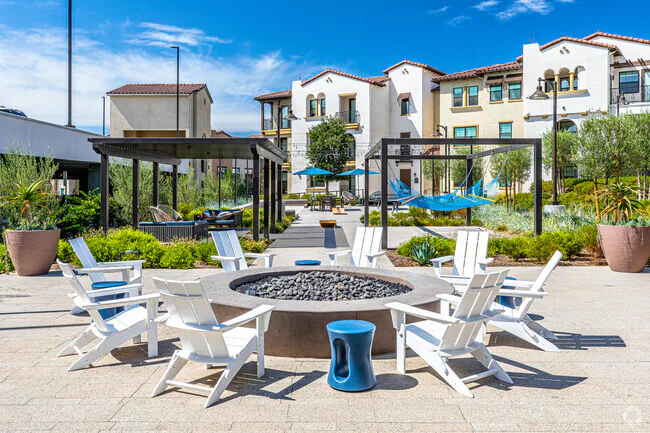 The Courtyards Pacific Village photo 2