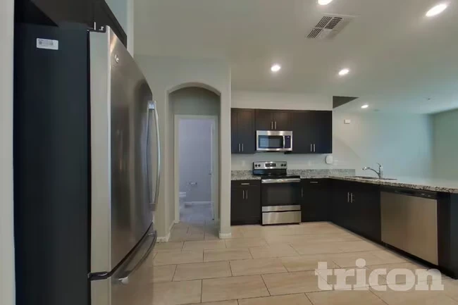 12565 W Lindbergh Dr Peoria, AZ 85383 photo 5