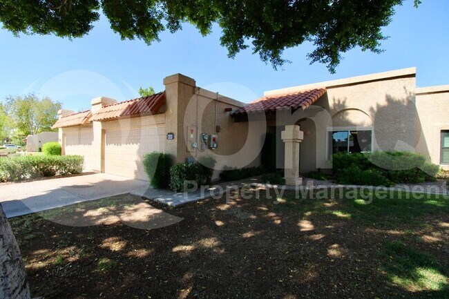 886 W Summit Pl Chandler, AZ 85225 photo 2