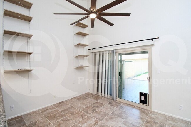 886 W Summit Pl Chandler, AZ 85225 photo 4
