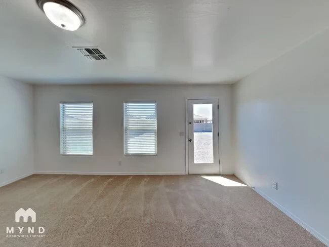 953 Kachina Dr Coolidge, AZ 85128 photo 3