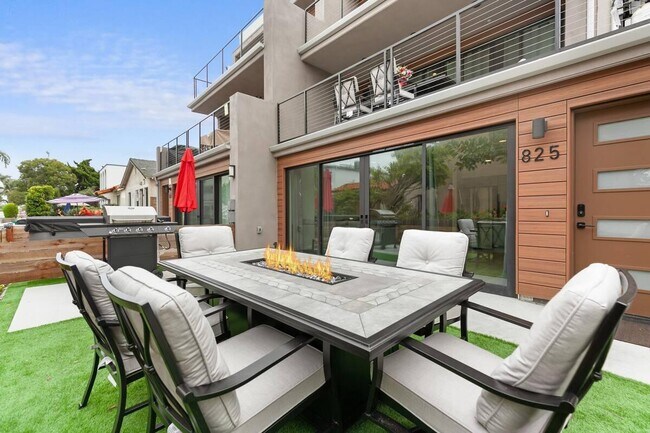 825 Island Ct San Diego, CA 92109