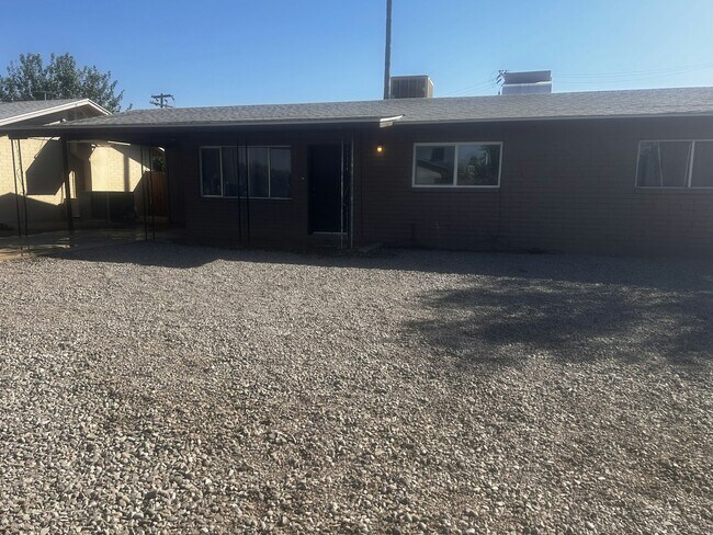 1173 N 4th St photo 4