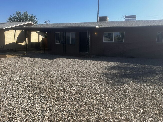 1173 N 4th St photo 2