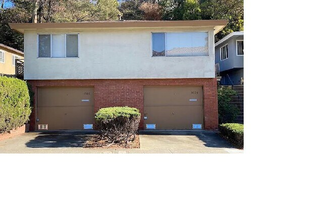 3526 Seminary Ave Oakland, CA 94605