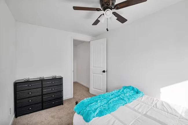 2301 E Janice Wy Phoenix, AZ 85022 photo 2