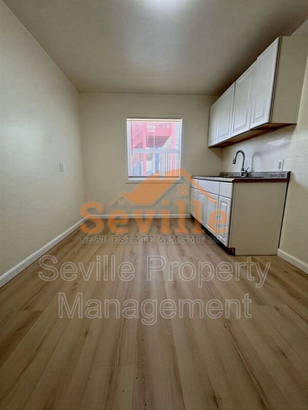 1814 Chestnut St Oakland, CA 94607 photo 4