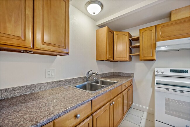 328 S 4th St Richmond, CA 94804 photo 2